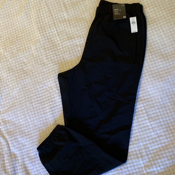 GapFit high rise joggers - Picture 2 of 3